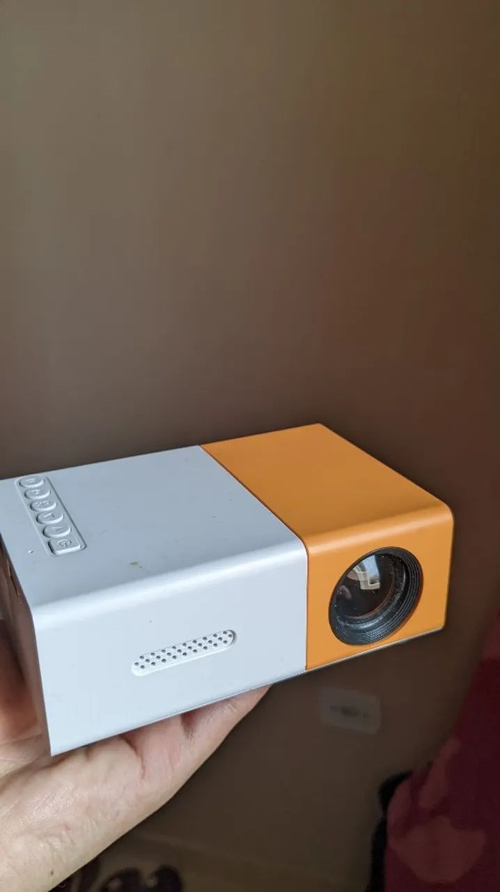 MINI PROJETOR PORTÁTIL