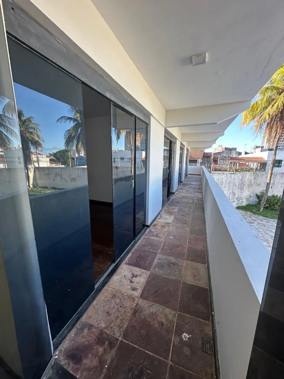 ALUGA-SE CASA TIPO MANSÃO PRÓXIMO À ORLA - BAIRRO ATALAIA  - Foto 3