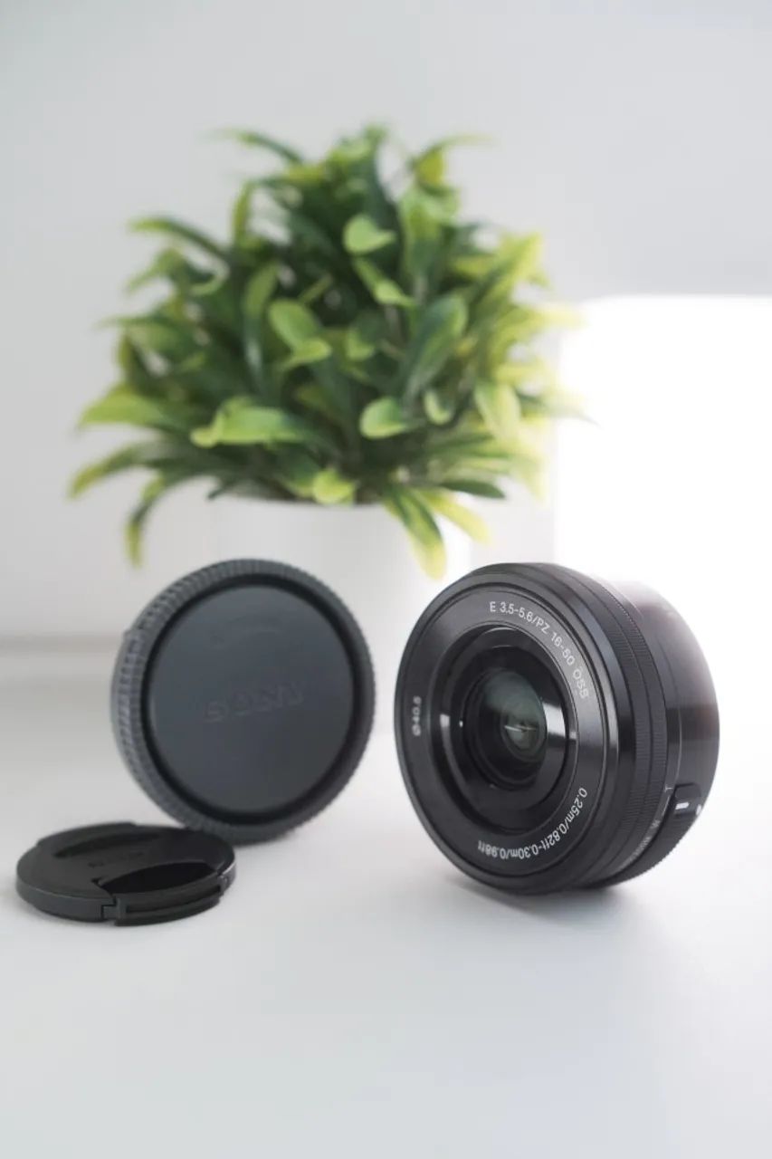 Lente Sony 16-50mm f/3.5-5.6 OSS E-mount - Estado de Nova + Adaptador p/ filtros 52 mm