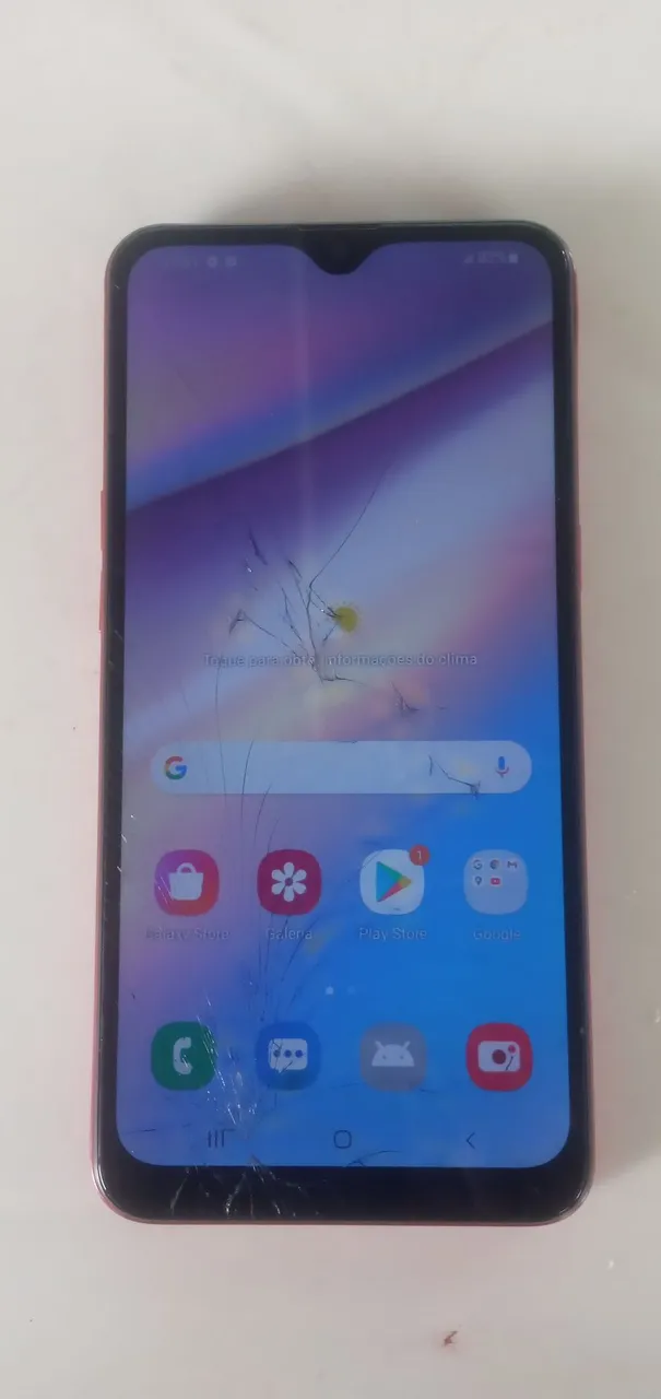 Vendo celular a10s funcionando perfeitamente só trincado 32Gb