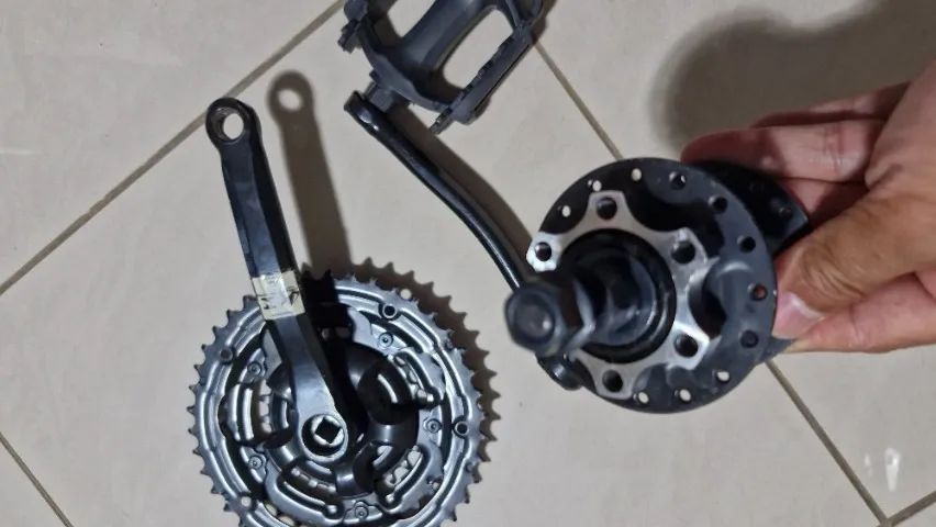 L250) Pedivela  e Cubo de Bicicleta, Várias Peças