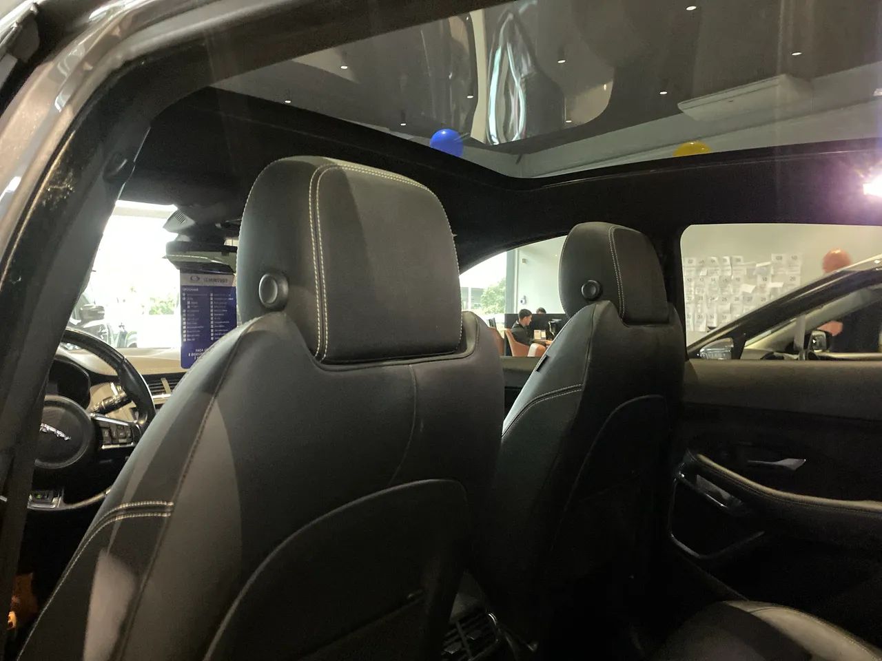 Jaguar E-Pace R-dynamic HSE 2.0 AWD 300cv Aut. 2018 - Foto 5