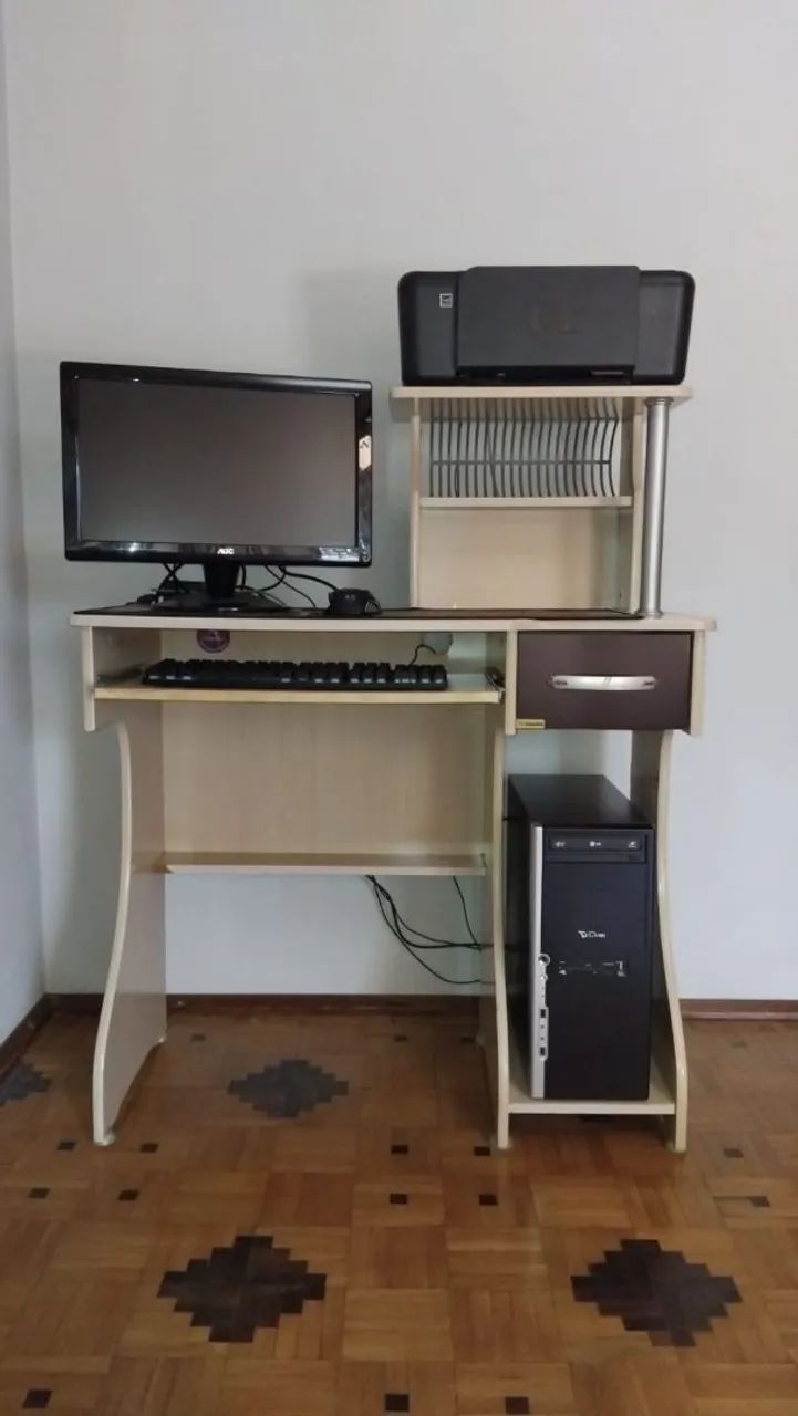 Computador completo com mesa 
