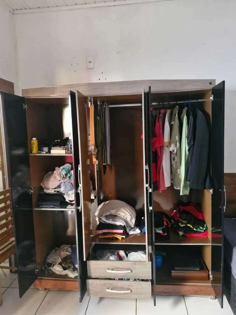 Guarda roupa com rodinhas desmontado  - Foto 2