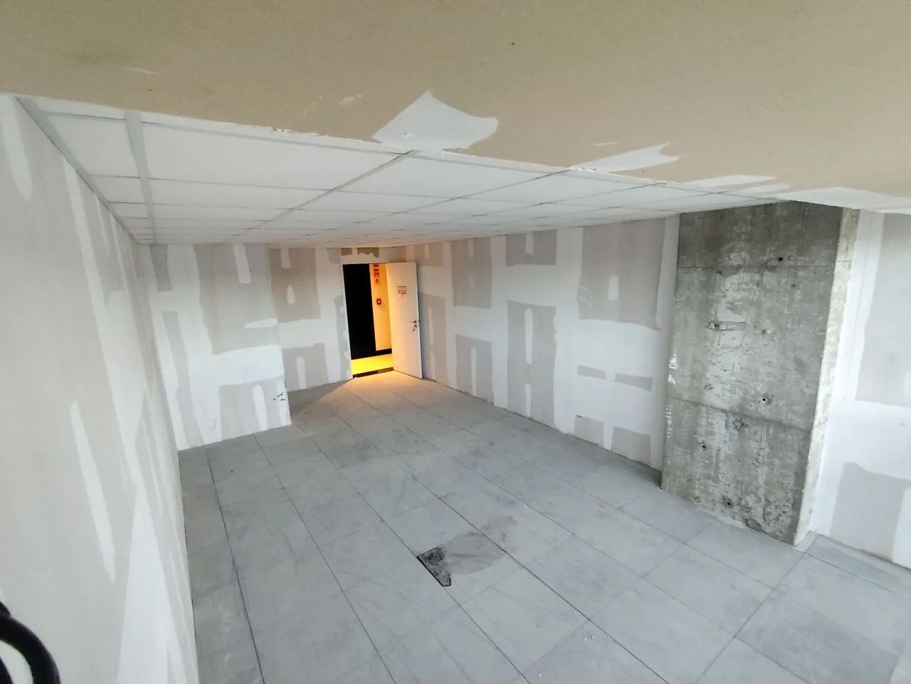 Alugo Sala com 61 m² empresarial Epic Tower caruaru piso elevado, forro e reformas - Foto 5