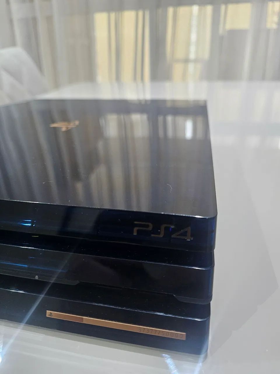 Playstation 4 Pro 500 million Limited Edition - Foto 4
