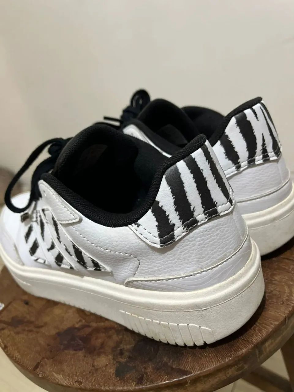Adidas tamanho 37 - Foto 2