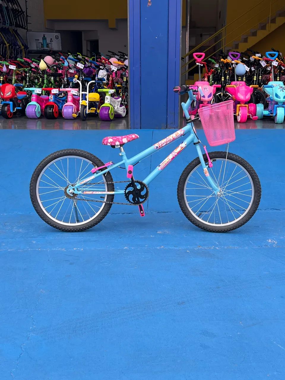 Bicicleta da Barbie aro 20 seminova - Foto 2
