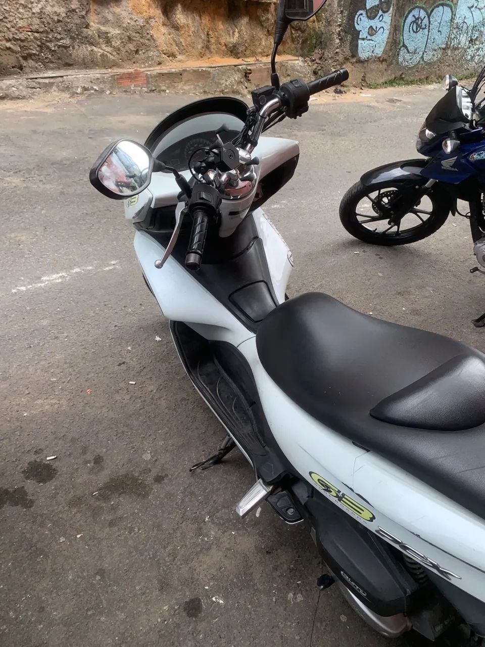 PCX Dlx - Foto 2