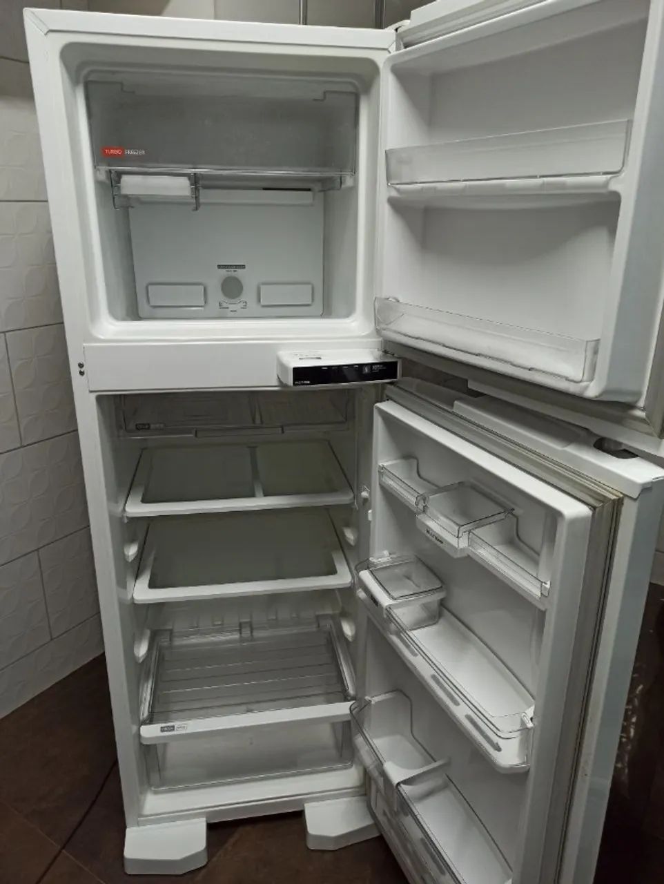 Geladeira seminova 375L - Foto 2