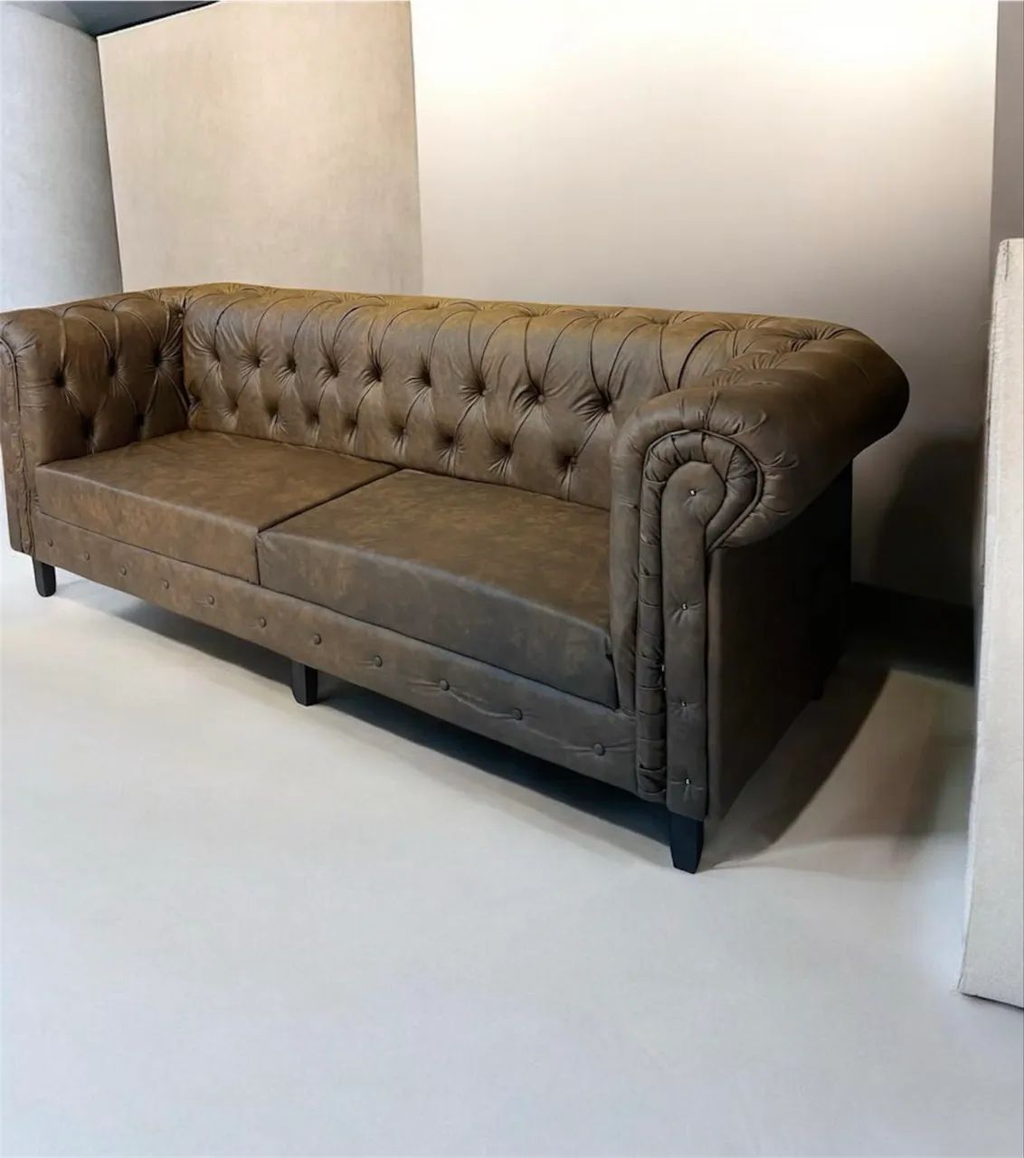 Sofá chesterfield em Corano 