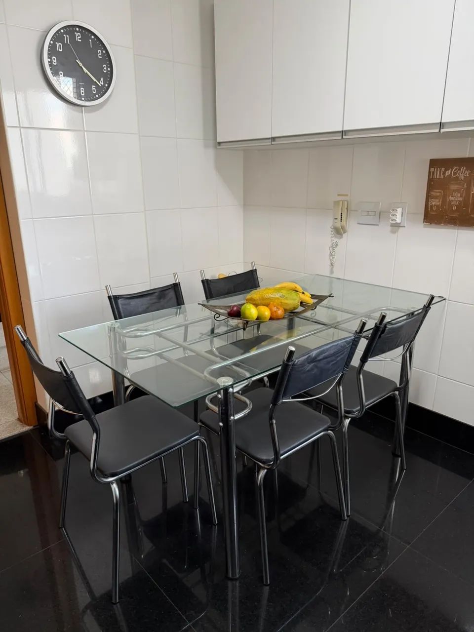 Mesa de vidro com 6 cadeiras  - Foto 3