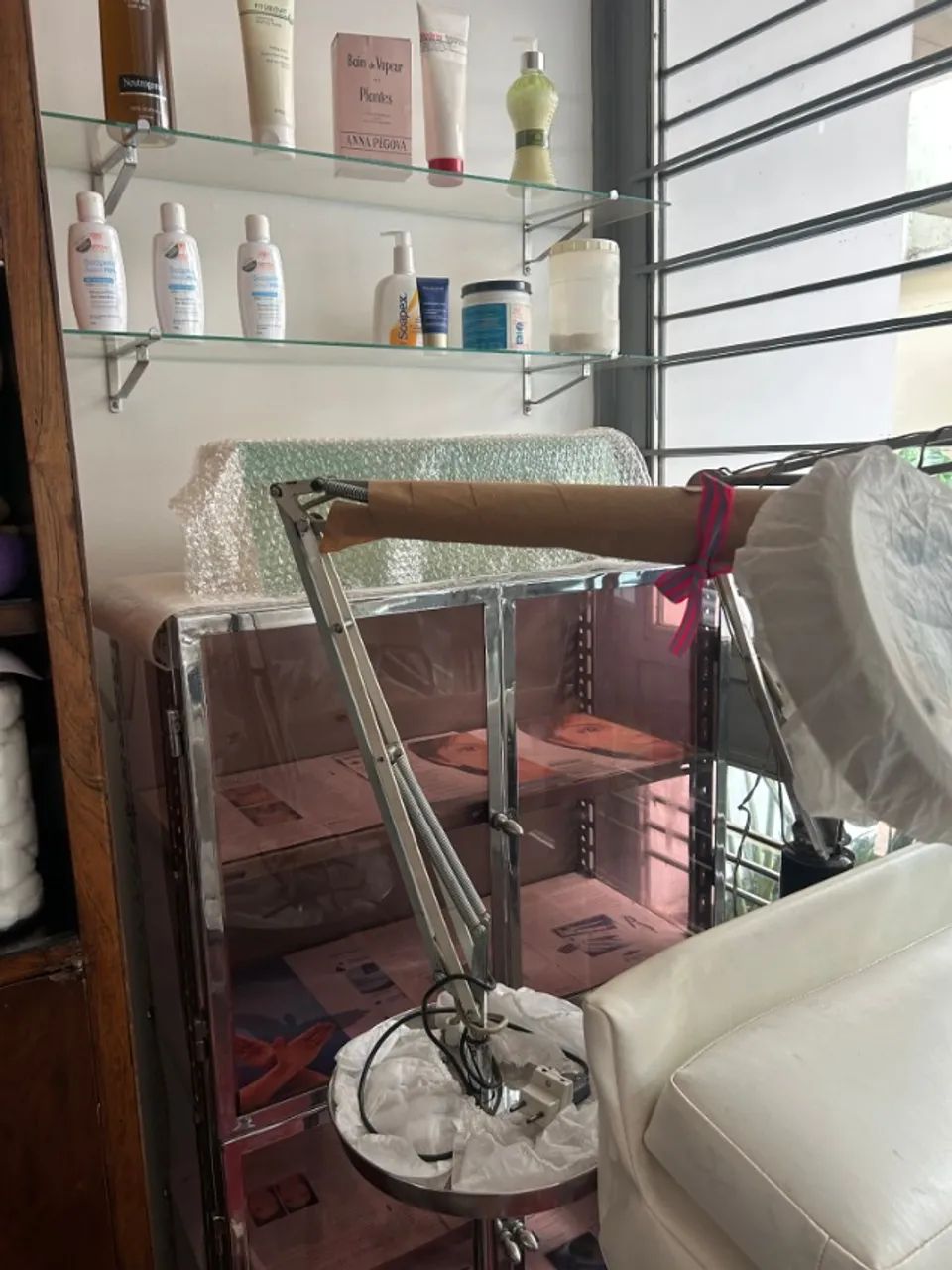 Móveis e aparelhos sala de estética - Foto 5
