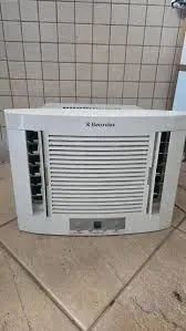 Ar condicionado  220v e 10 mil Eletrolux 