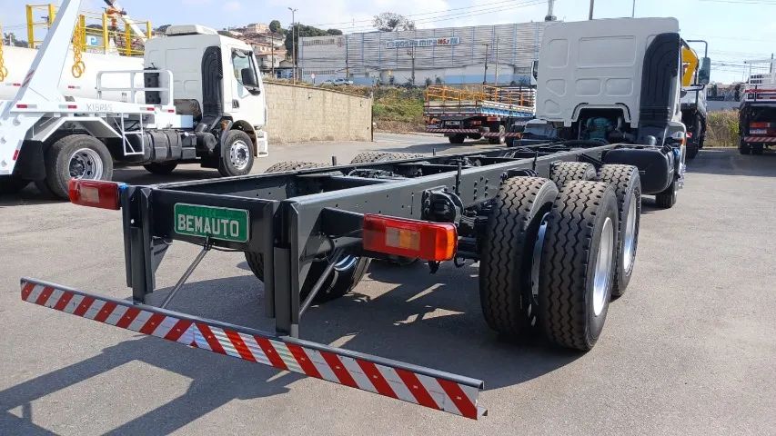Volvo VM 270 Chassi Ano 2013 - Foto 5