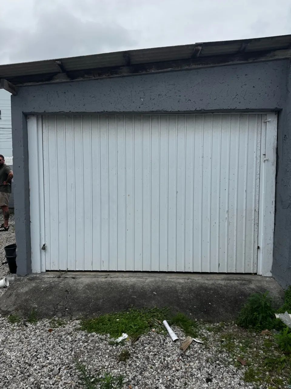 Portão de elevação branco 