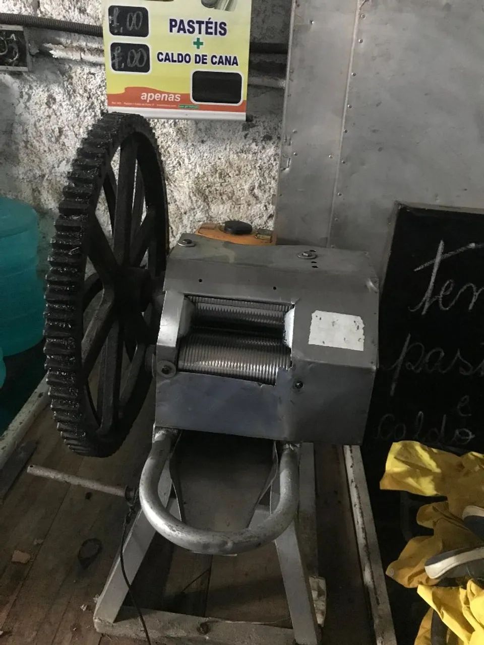 Vendo barraca completa de caldo de cana 