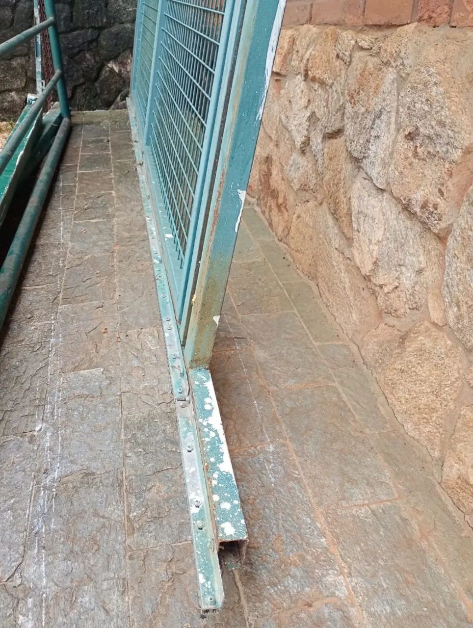 Portão ferro em perfeito estado  - Foto 4