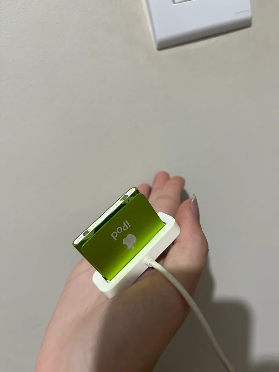 iPod Shuffle Apple 2GB Verde + Base de Carregamento Original