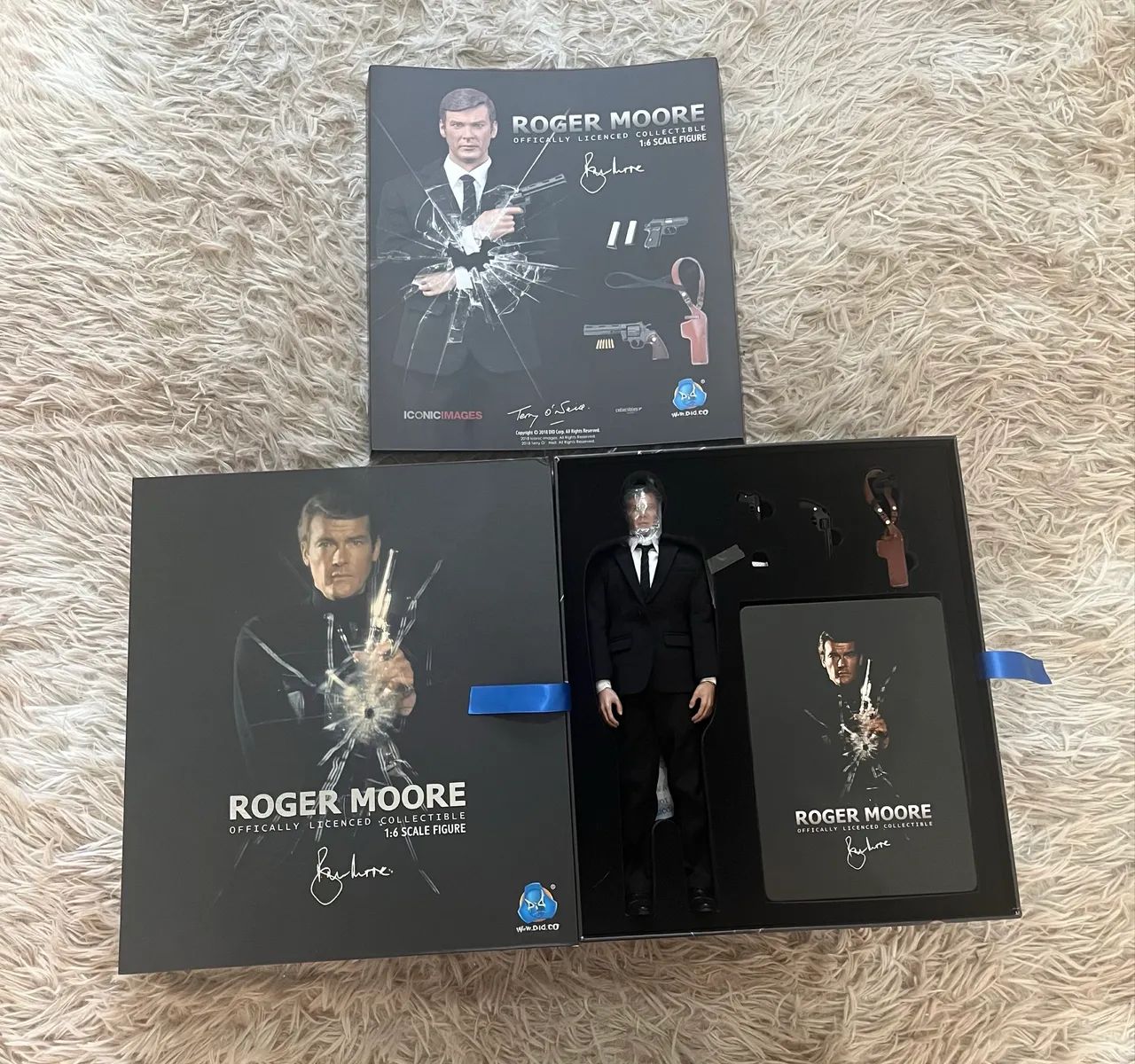 Action Figure James Bond 007 Roger Moore 1/6 - DID Corp (RM001) - Foto 3
