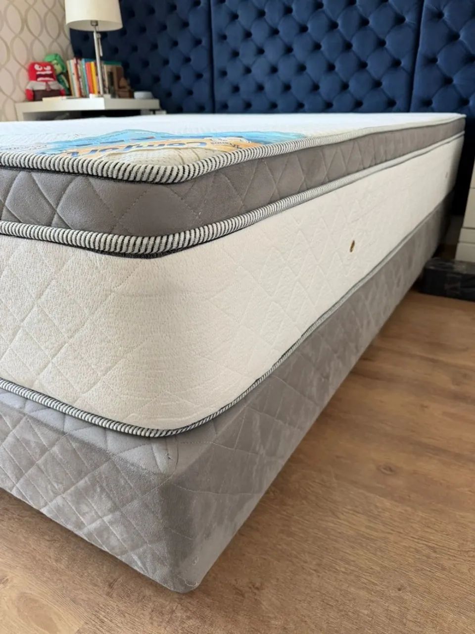 Cama Box Queen Alongada 2,10 m | Colchão + Box | Excelente Estado - Foto 4