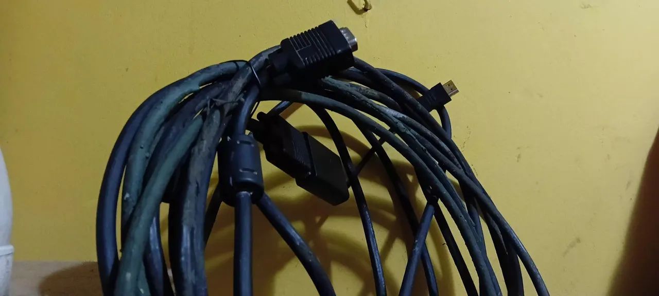Cabo VGA com adaptador de saída HDMI