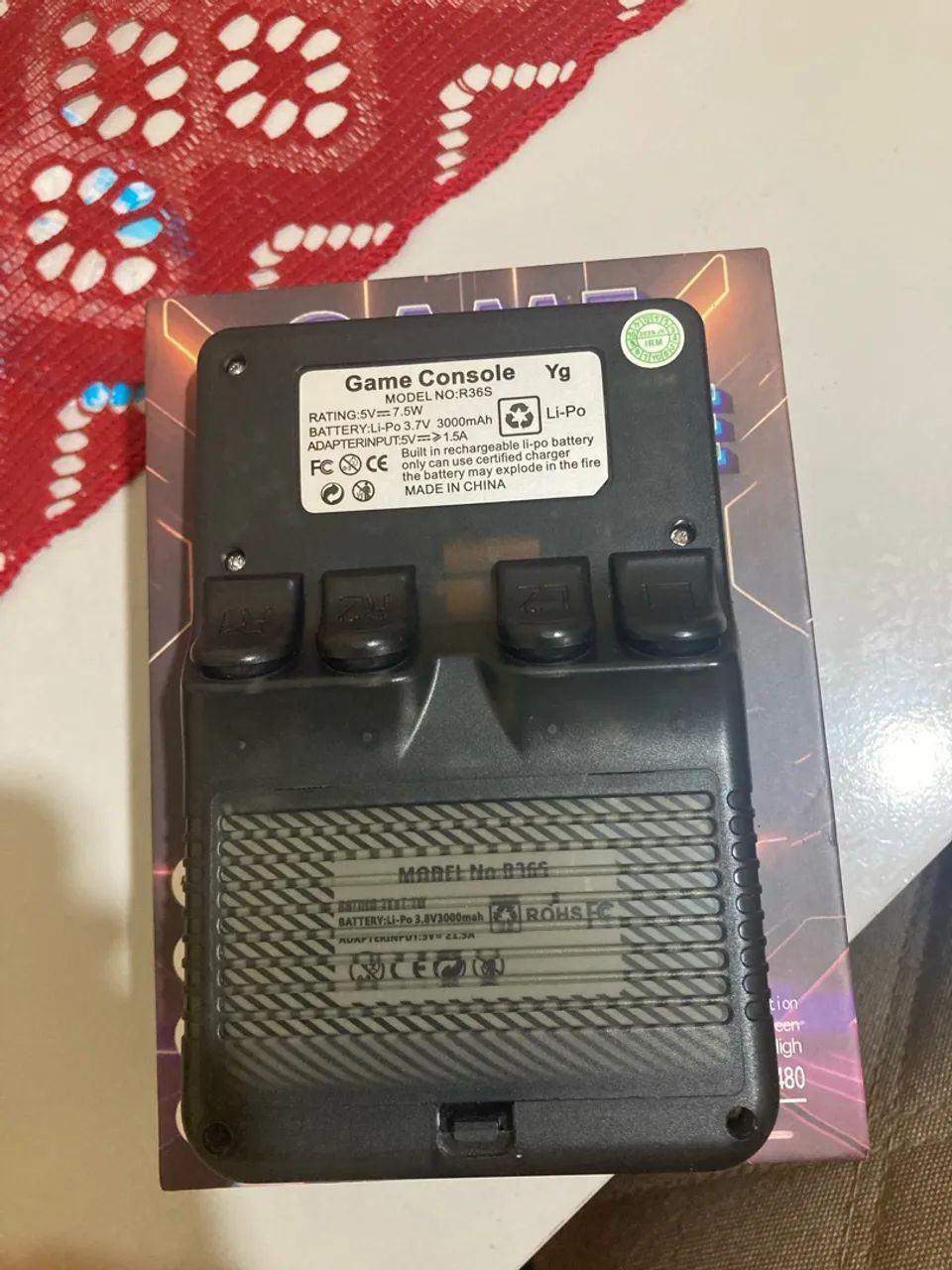 Console r36s com caixa - Foto 3