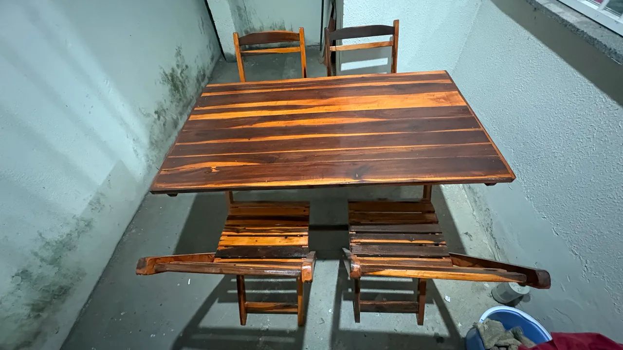 Conj. Mesa e cadeiras madeira - Foto 3
