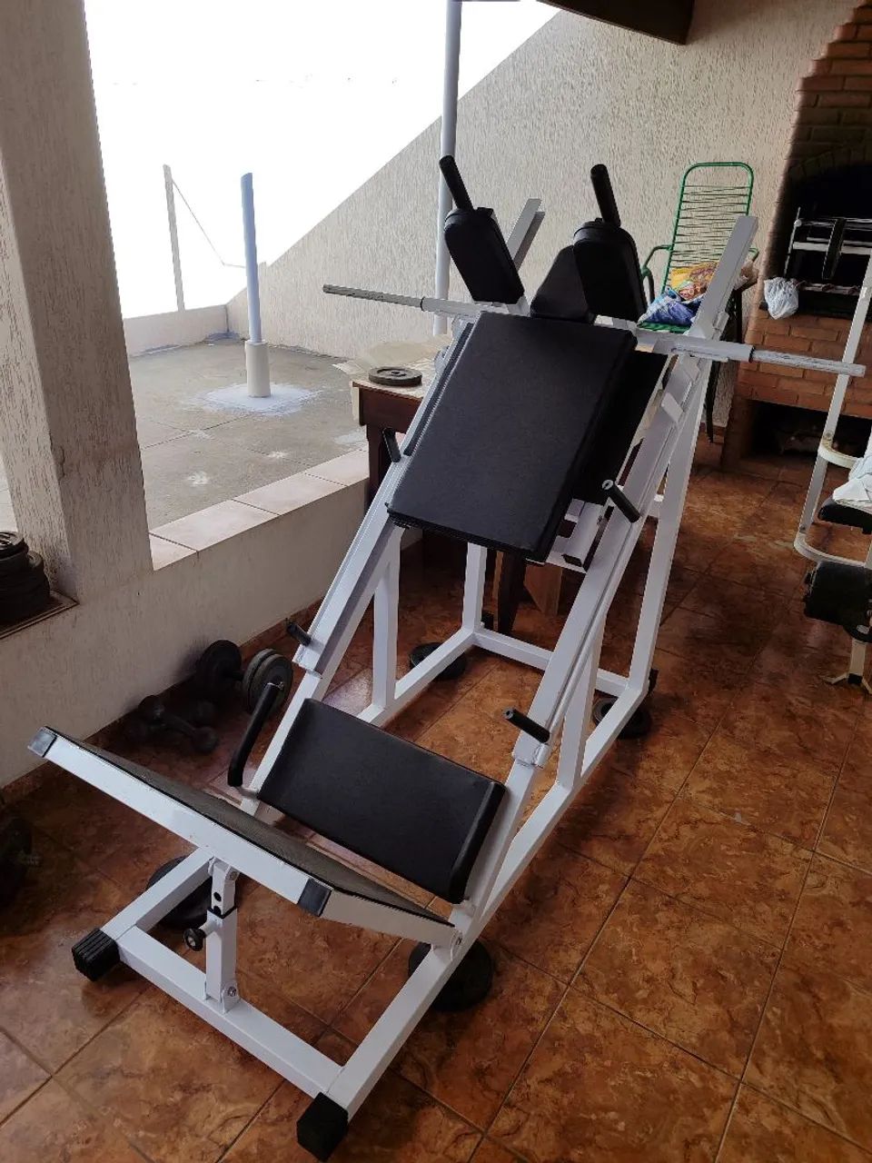 Leg Press 45 conjugado com Hack agachamento - Foto 2