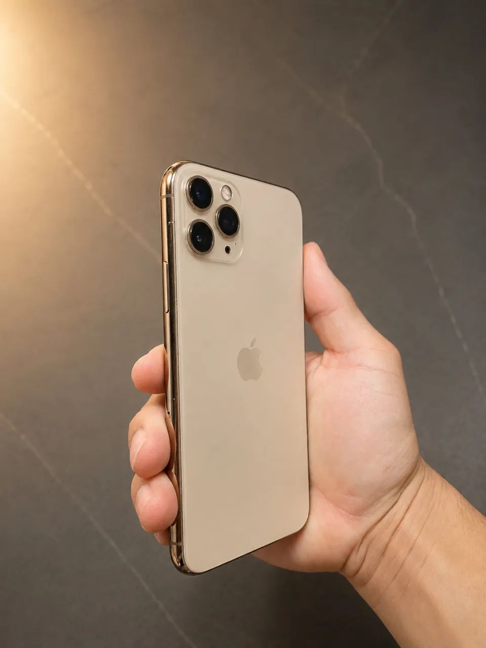 iPhone 11 Pro 64Gb - ゴールド iPhone 11 Pro 64GB Gold, Bateria 100% - Celulares e Smartphones