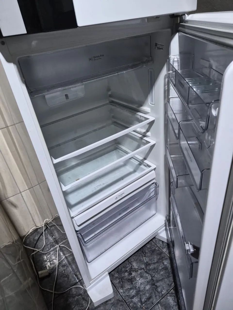 Geladeira consul semi nova. - Foto 4