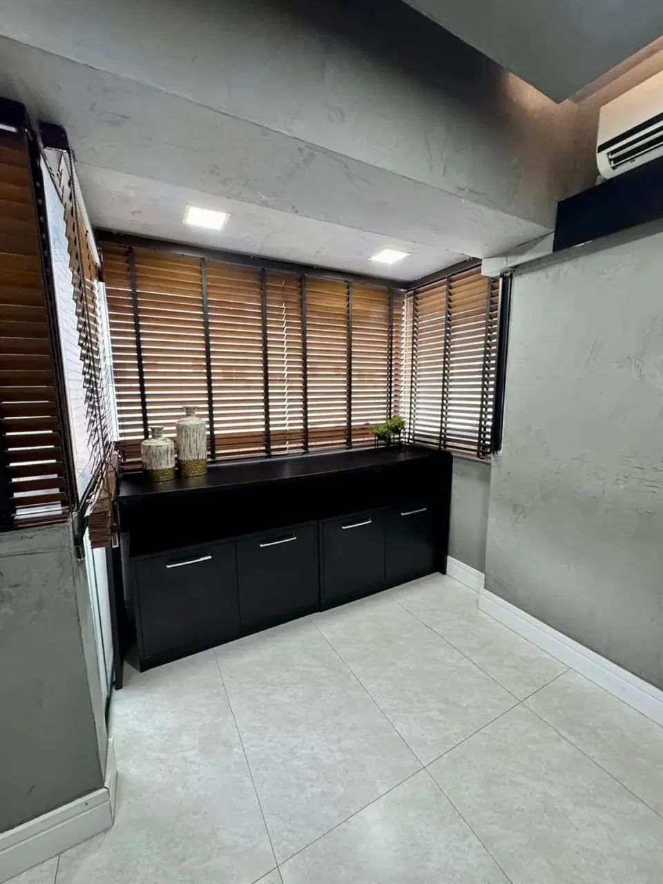 Alugo | Sala Comercial Mobiliada no Infinity Corporate Center, Marco - Foto 4
