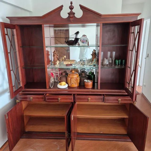 Cristaleira de madeira maciça - Foto 2