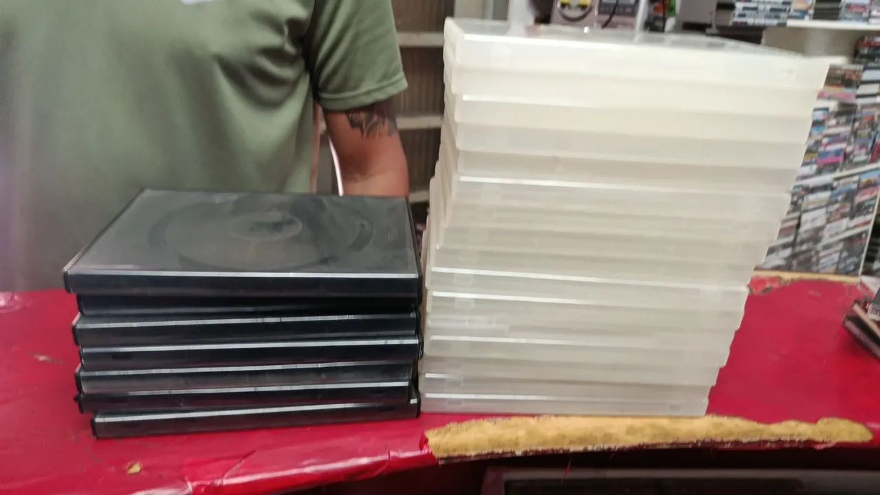 Lote com 240 estojos pra dvd cds 