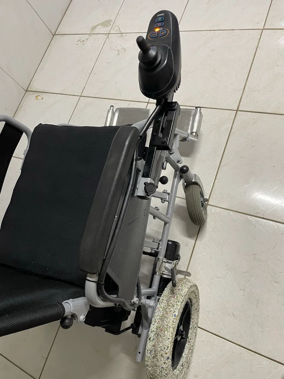Cadeira de rodas elétrica - Foto 4