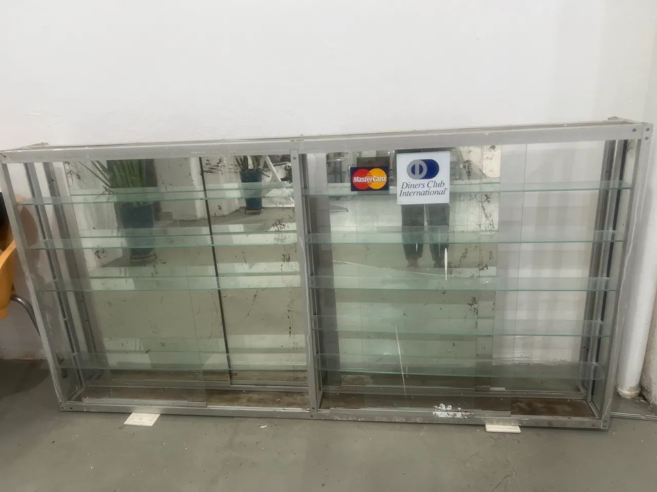 Vitrine com vidros e alumínio  - Foto 2