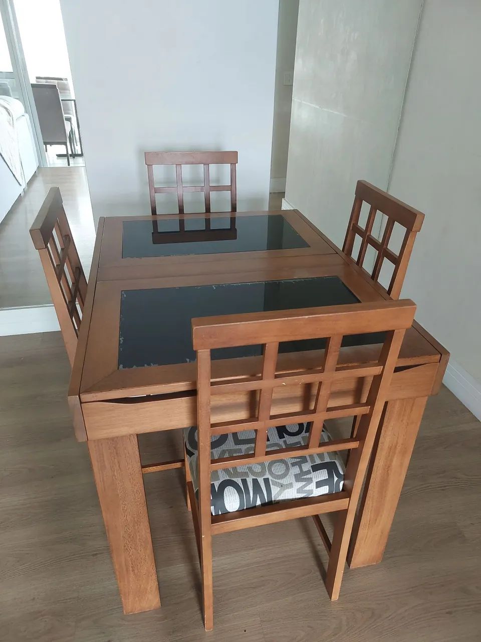 EXTENDABLE DINING TABLE65163274069634123