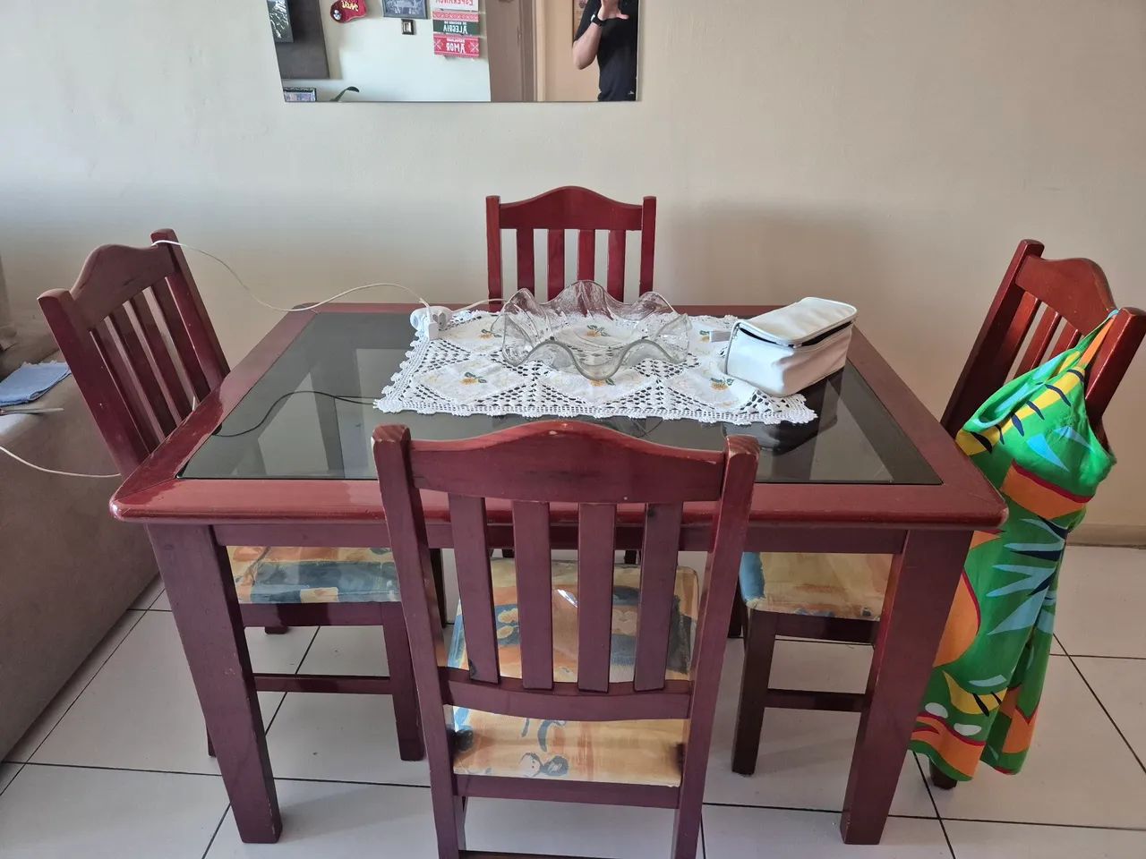 Mesa de Madeira com tampo de vidro vintage  - Foto 3