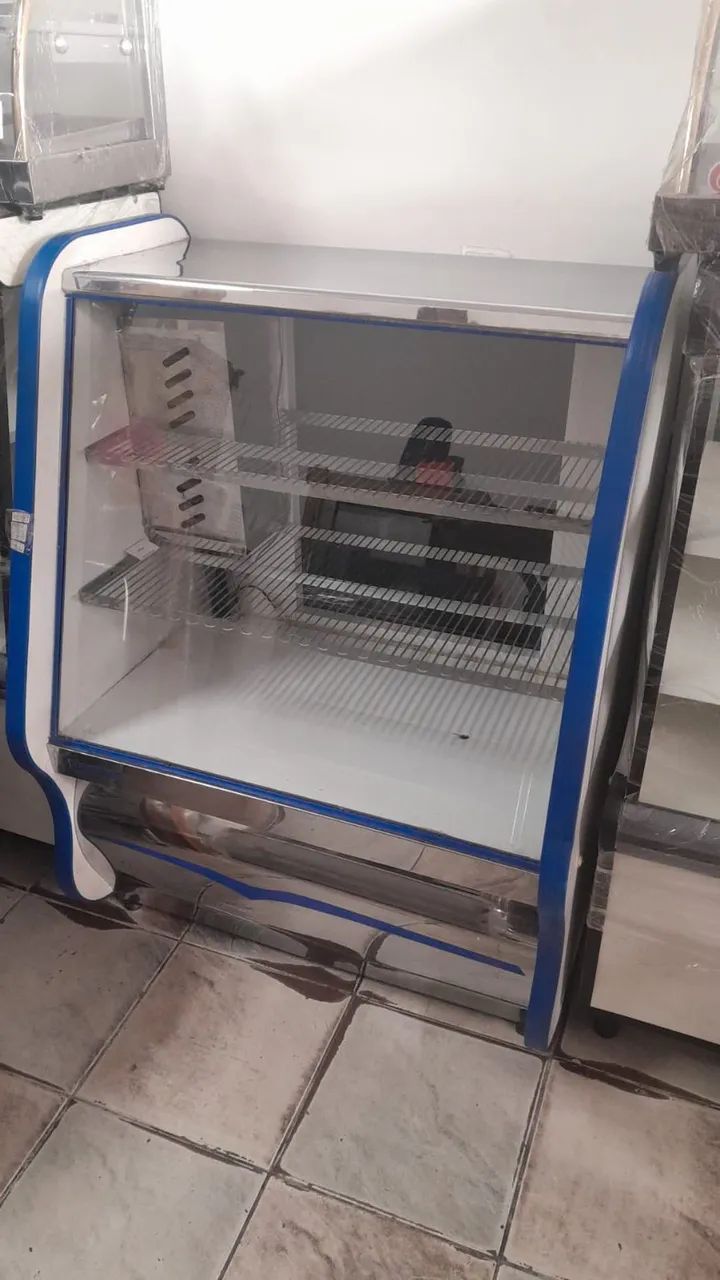 Balcão refrigerado com expositor 1,10 por 80 220volts