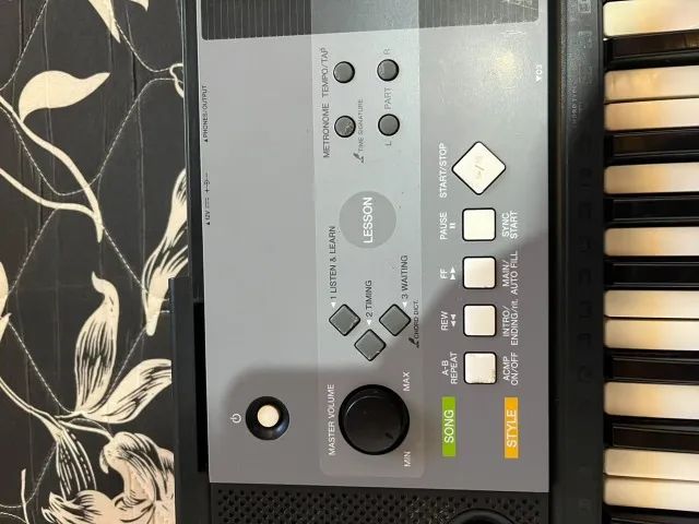 Teclado digital Yamaha PSR E233 - Foto 2