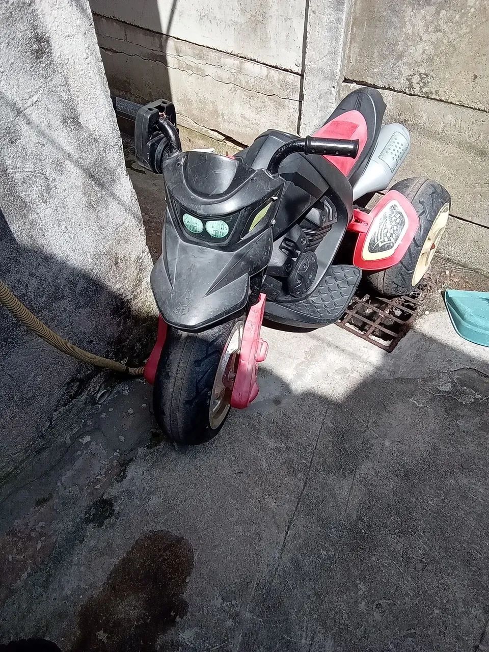 Moto elétrica e bicicleta menino  - Foto 2