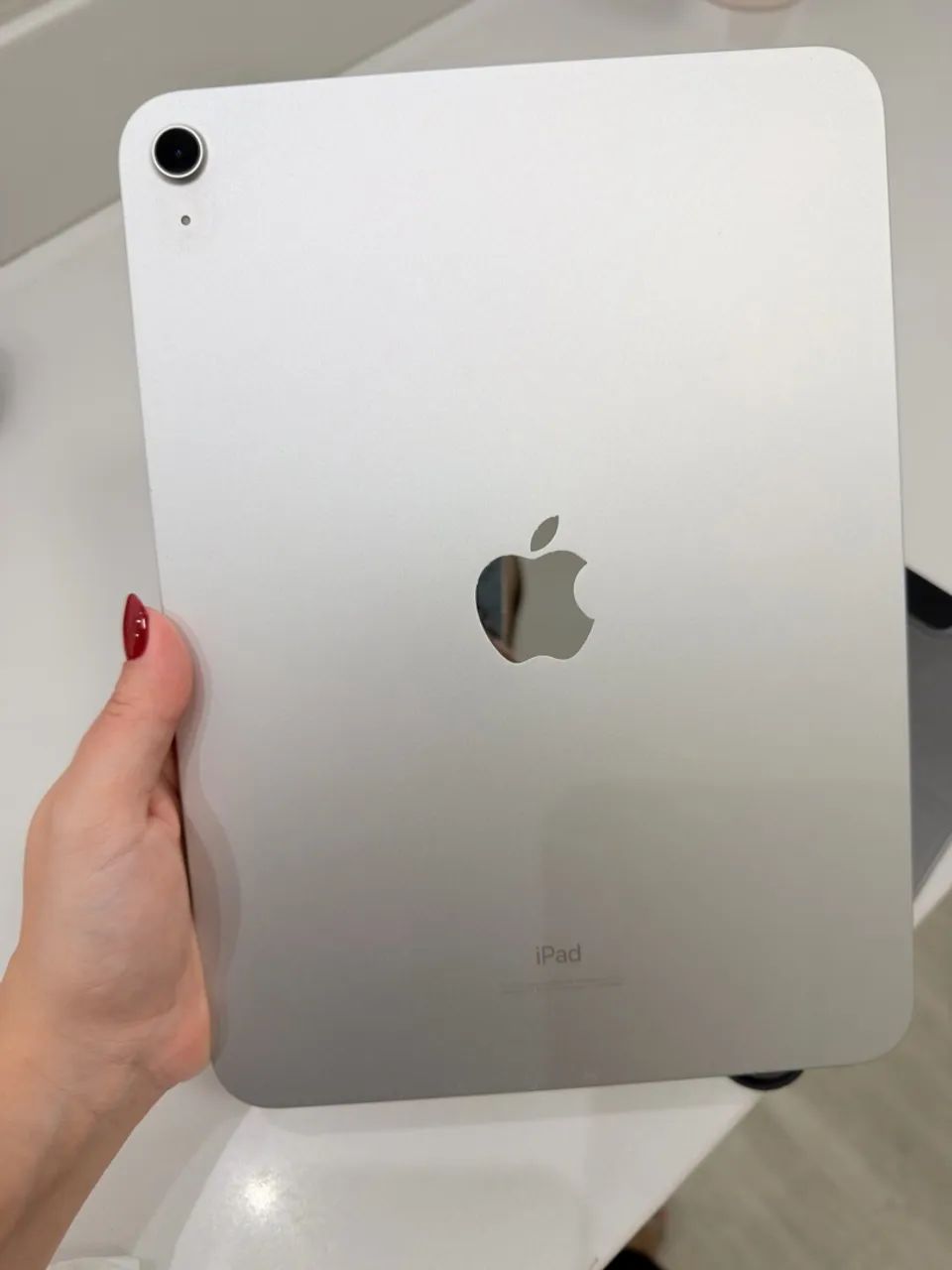 Vendo IPad 10, completo com caixa e caneta  - Foto 2