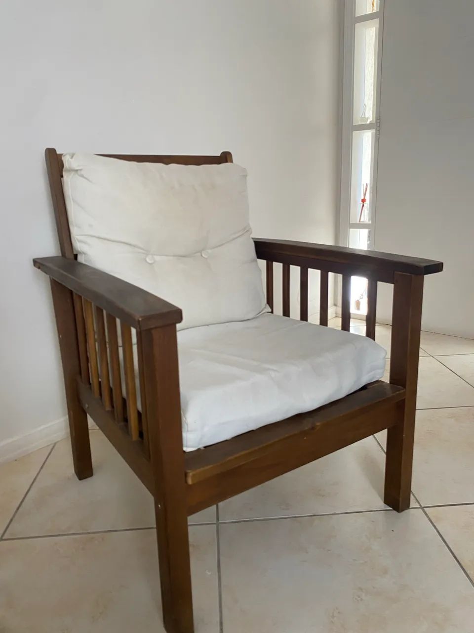 Poltrona de madeira  