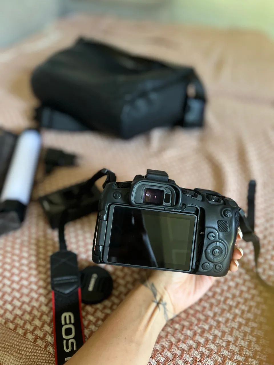 Câmera Full frame Cânon RP com lente RF 50mm - Foto 3
