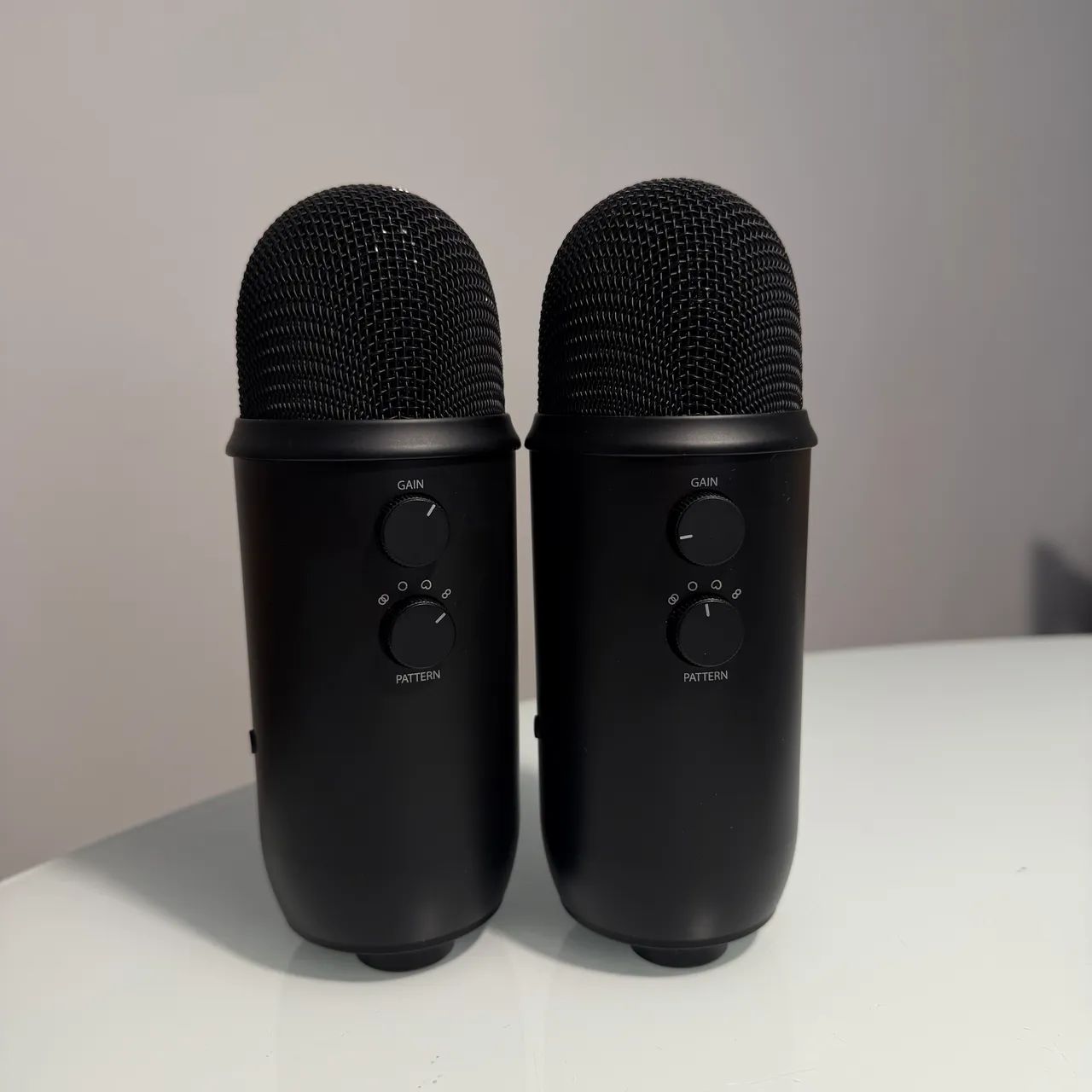 2 Microfones Blue Yeti Blackout USB (Somente O Microfone) - Oportunidade - Foto 5