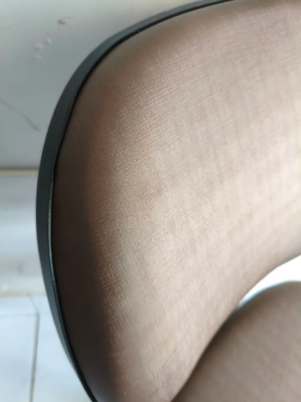 Cadeira giratória ergonômica com regulagens - Foto 3