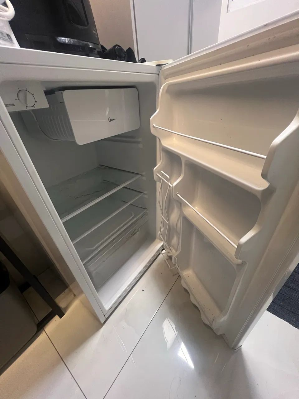 Frigobar Midea 124 litros  - Foto 4