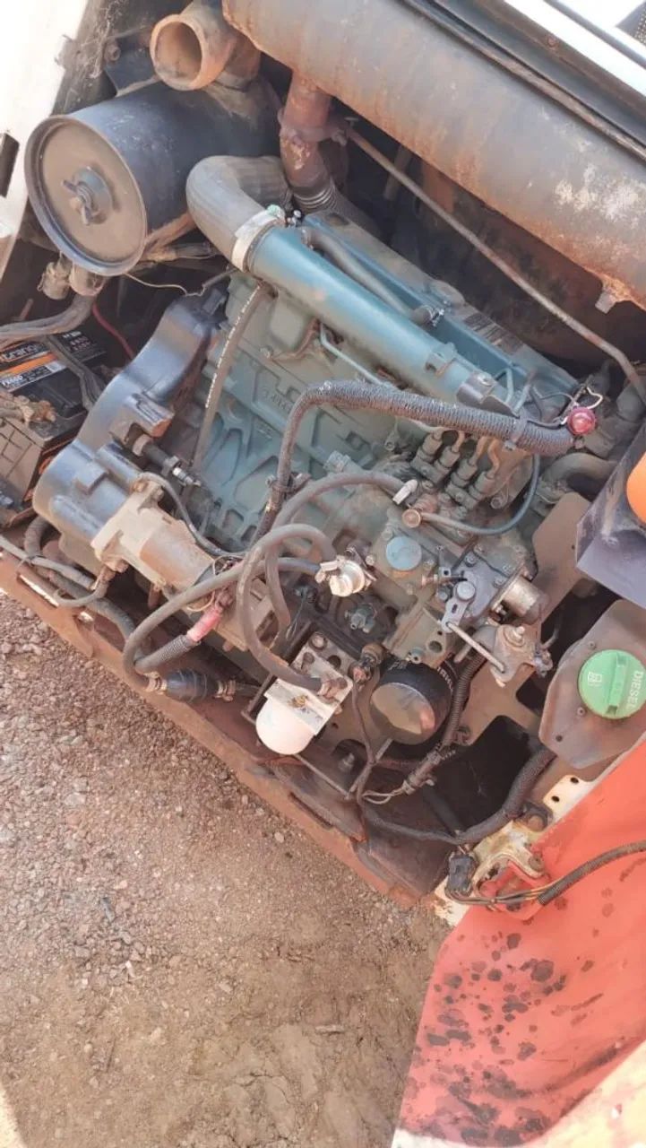 MINI CARREGADEIRA S130 MOTOR KUBOTA ANO 2020 - Foto 6