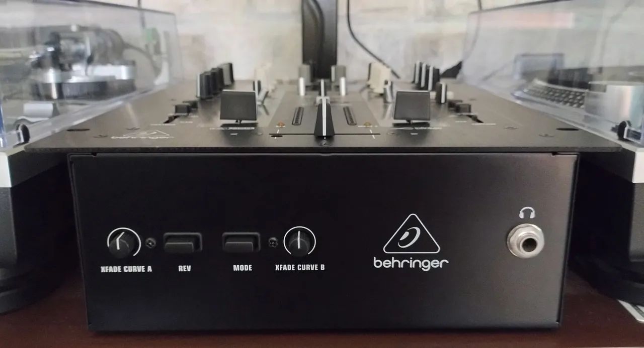 Mixer Behringer Nox 404 - Equipamentos e Acessórios de Som