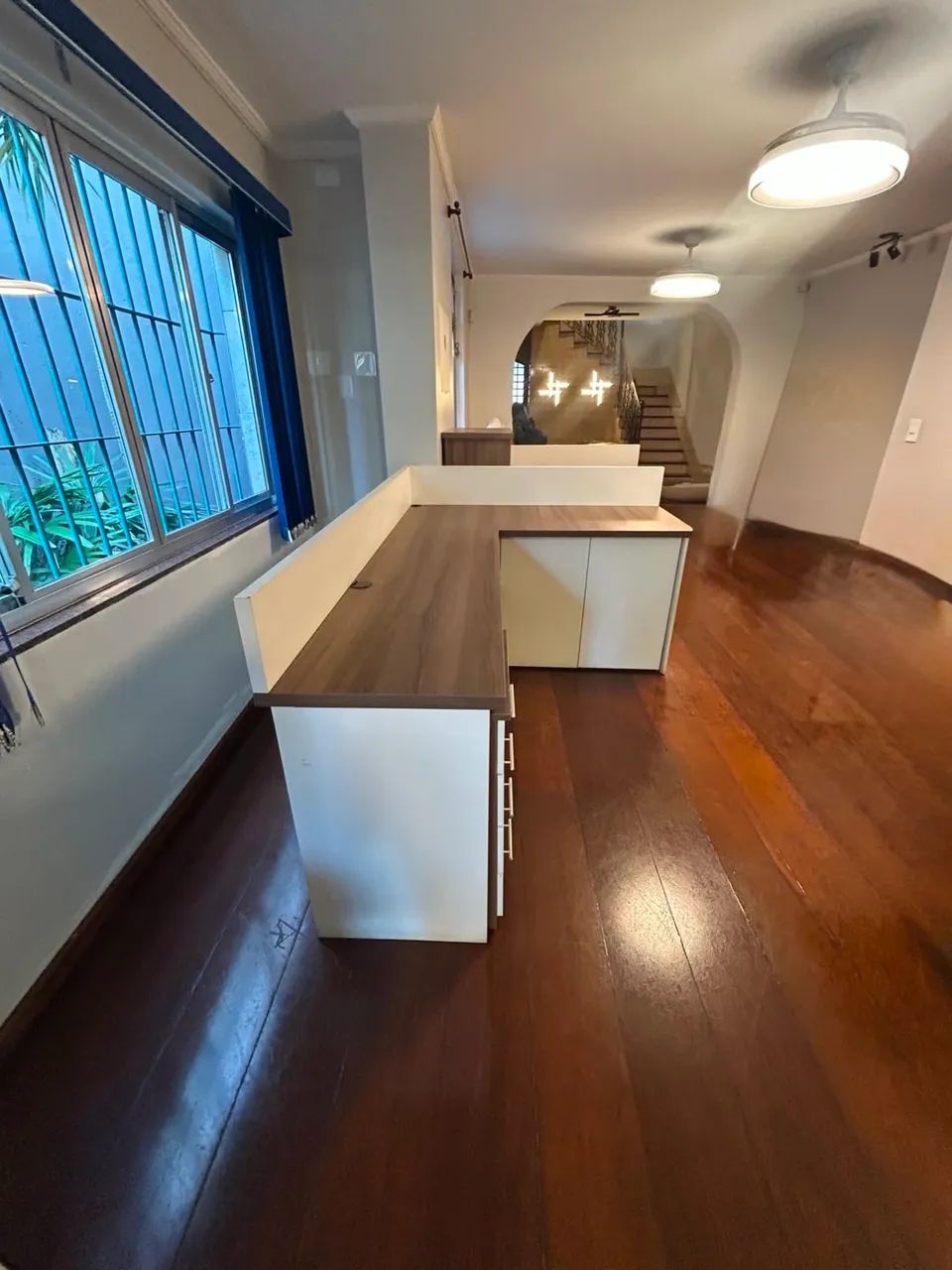 Mesa / Estação de trabalho 